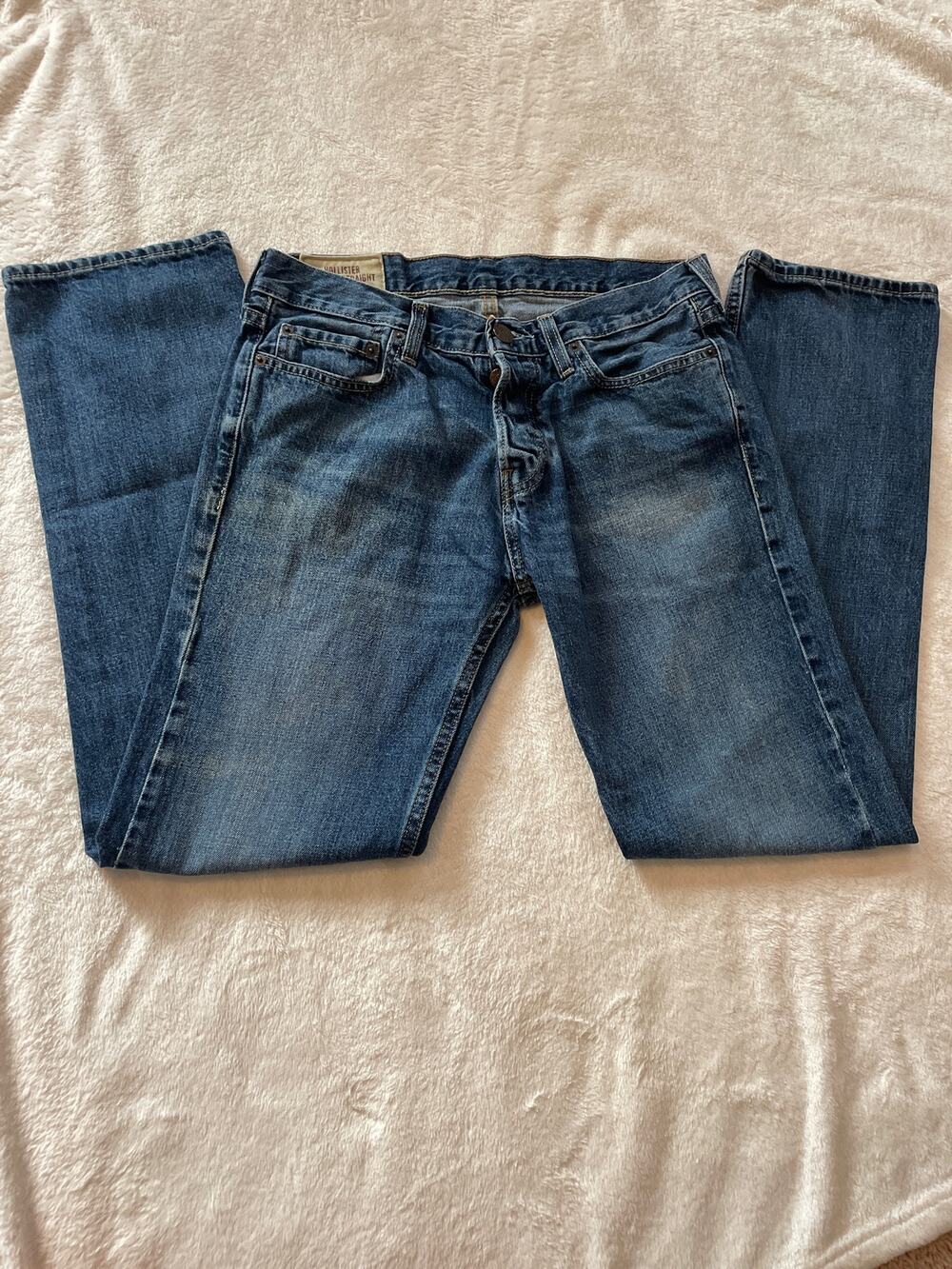 Men’s Hollister classic straight denim, jean. Button fly 30/32